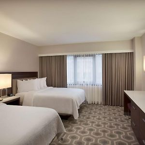 Queen Room Two Queen Beds Bath Tub Mobility Accessible